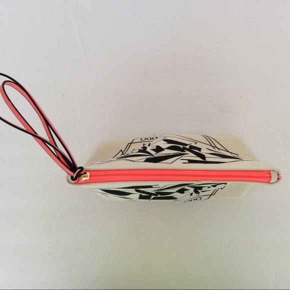 SHISEIDO COSMETIC BAG WRISTLET - Picture 6 of 7